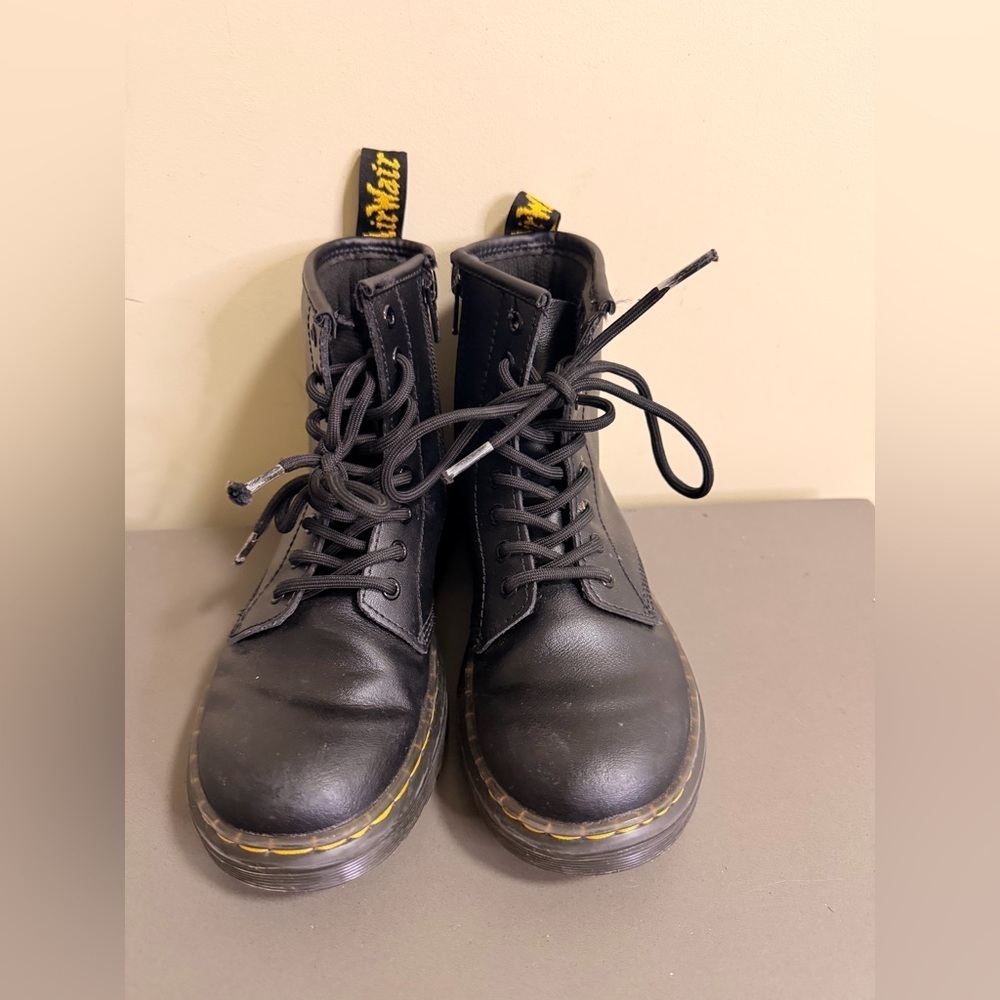 Youth Dr. Martens 1460 Leather Boots - Picture 2 of 7